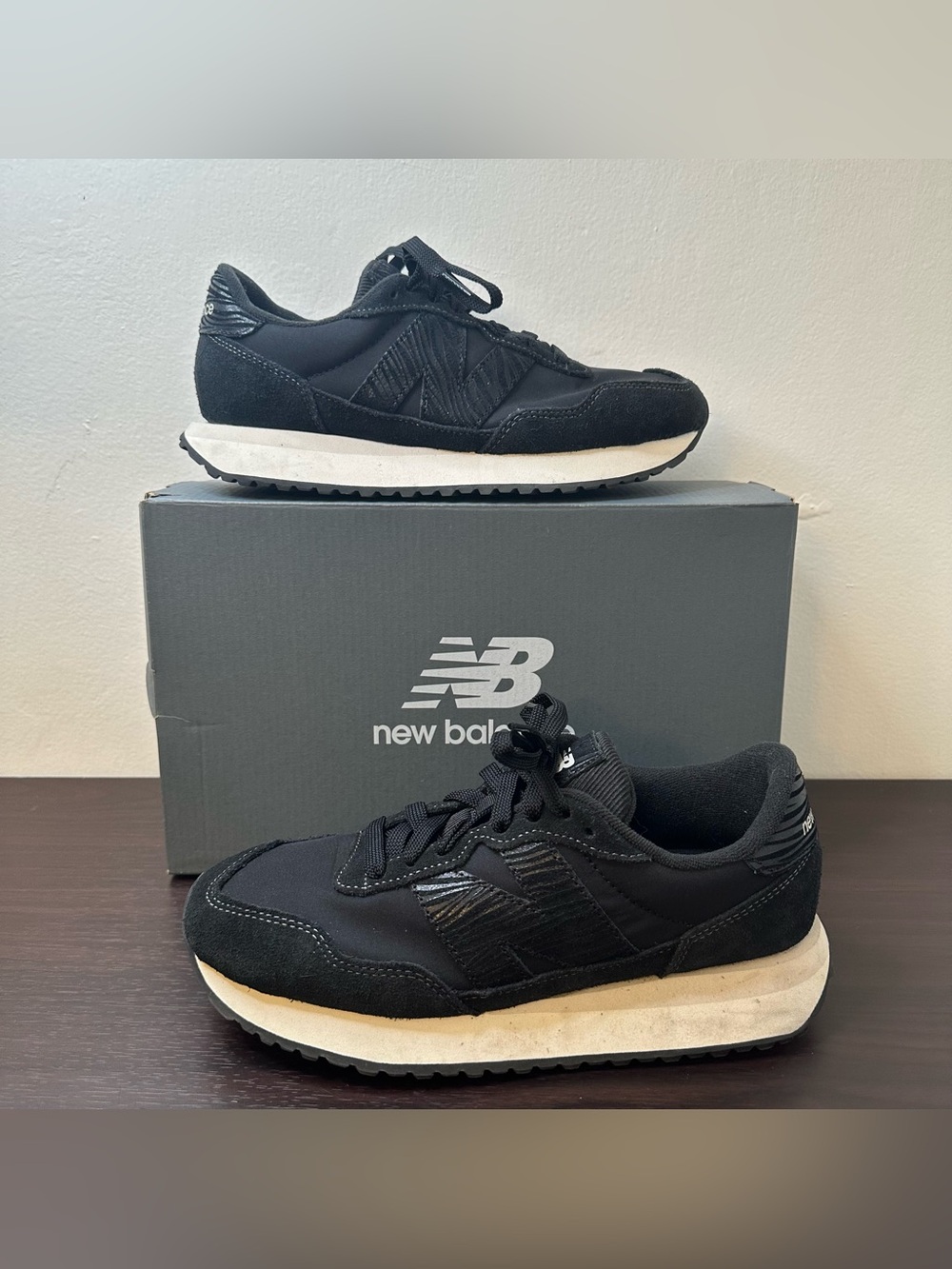 New Balance 237 Women's Black/Animal Print Lace-Up Low Top Sneakers Size 9